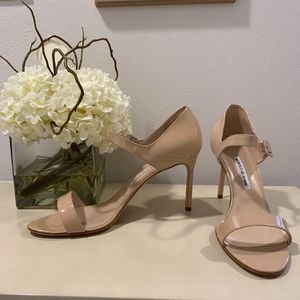 Manolo Blahnik Nude Open toe Pumps